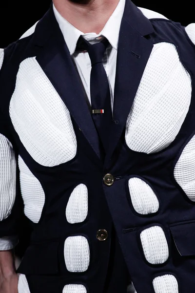 Look 80